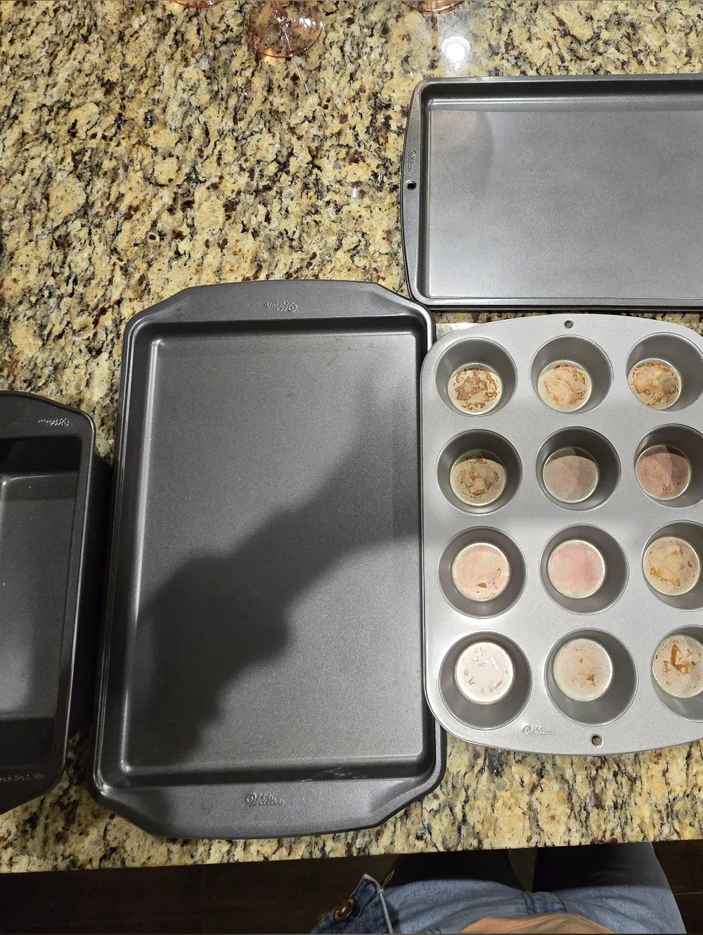 Wilton 5 Piece Nonstick Baking Sheets & Cupcake Pans